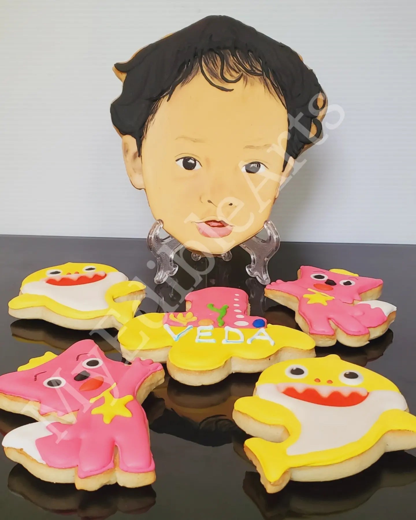 Gracey's Goodies - Did we mention all of our sugar cookies are done by  hand? Go vote for us in Readers Choice: Best Bakery, Best Wedding Cake and  Best Desserts  https://fortwayne.secondstreetapp.com/Fort-Wayne-Newspapers-Readers-Choice-2021-2/  #Anime #